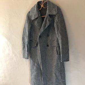 Belle & Bloom 100% wool long houndstooth coat size small